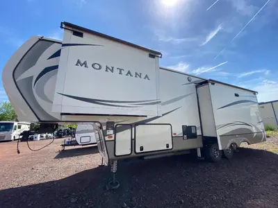2018 Keystone Montana photo 5