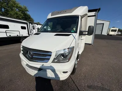 Used 2018 Leisure Travel Unity U24CB