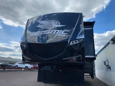 Used 2019 Jayco Seismic 4212