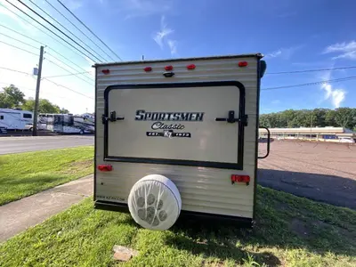 2019 K-Z Sportsmen Classic photo 8