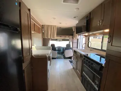 2020 Winnebago Porto photo 37