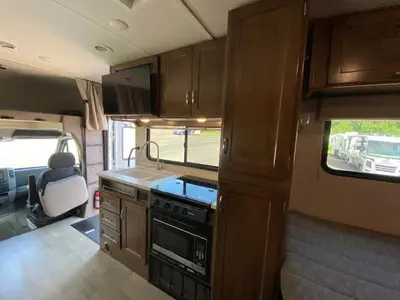 2020 Winnebago Porto photo 17