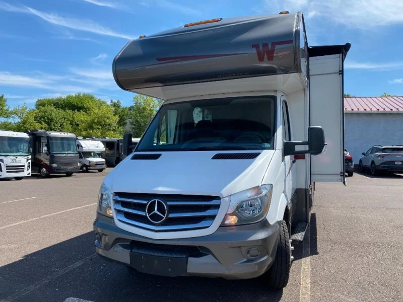 2020 Winnebago Porto exterior
