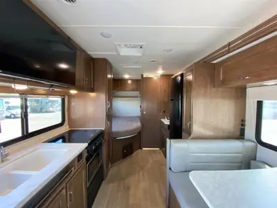 2020 Winnebago Porto photo 13