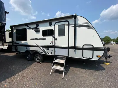 2021 Jayco Jay Feather photo 8