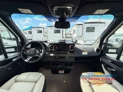 2026 Thor Motor Coach Tiburon Sprinter photo 7
