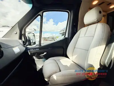 2026 Thor Motor Coach Tiburon Sprinter photo 9