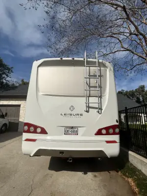 2016 LEISURE TRAVEL UNITY photo 3