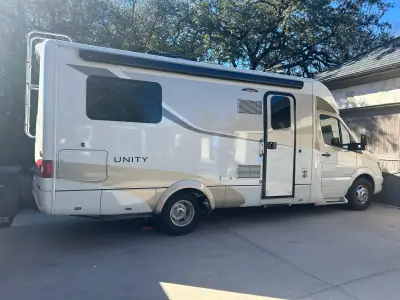 2016 LEISURE TRAVEL UNITY photo 4