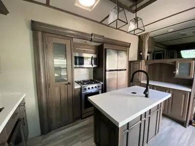 2022 Grand Design Solitude photo 14