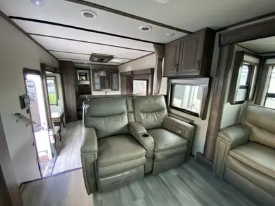 2022 Grand Design Solitude photo 47