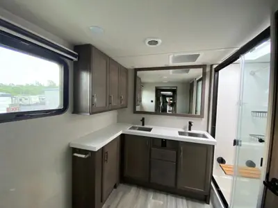 2022 Grand Design Solitude photo 37