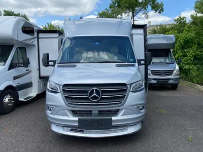 2023 Airstream Atlas photo 2