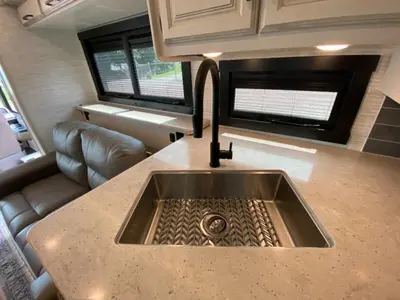 2024 Jayco Precept photo 32