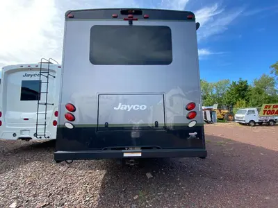 2024 Jayco Seneca XT photo 9
