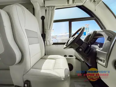 2026 Thor Motor Coach Vegas photo 8