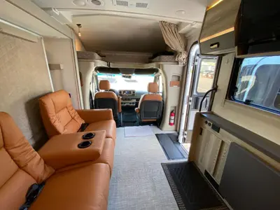 2025 Winnebago Navion photo 36