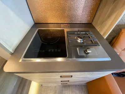 2025 Winnebago Navion photo 19