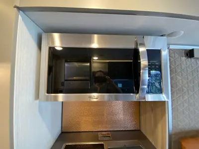 2025 Winnebago Navion photo 18