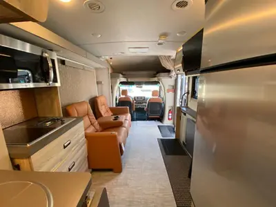 2025 Winnebago Navion photo 34