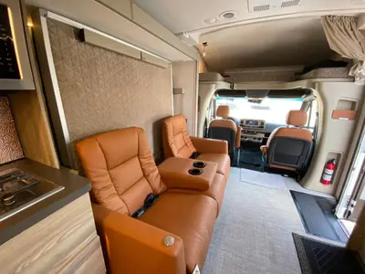 2025 Winnebago Navion photo 35