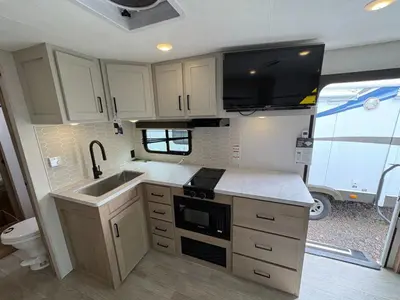 2026 Ember RV E-Series photo 16