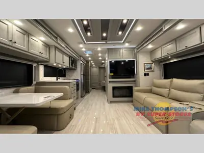 2026 Tiffin Motorhomes Allegro RED photo 9