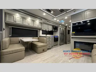 2026 Tiffin Motorhomes Allegro RED photo 8