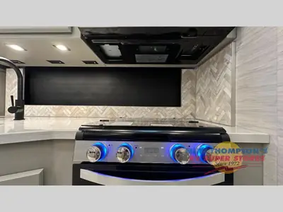 2026 Tiffin Motorhomes Allegro RED photo 14