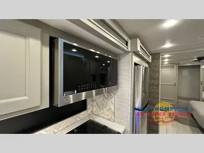 2026 Tiffin Motorhomes Allegro RED photo 13