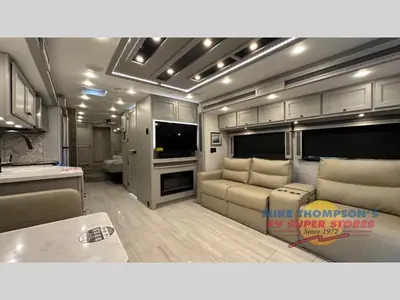 2026 Tiffin Motorhomes Allegro RED photo 6