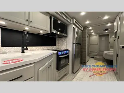 2026 Tiffin Motorhomes Allegro RED photo 15
