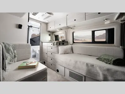 2027 Jayco Comet photo 3