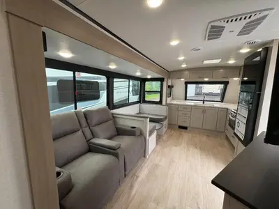 2027 Jayco Jay Feather photo 46