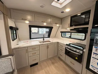 2027 Jayco Jay Feather photo 18