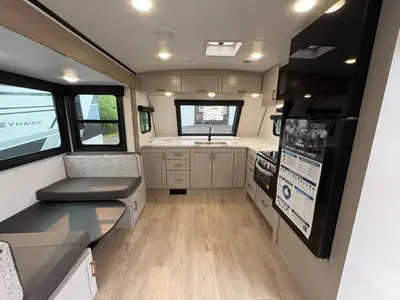 2027 Jayco Jay Feather photo 17
