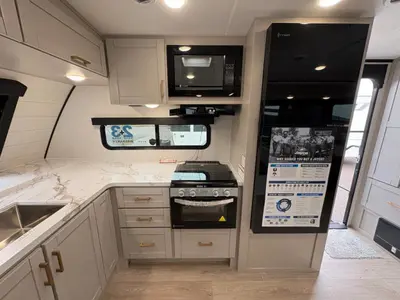 2027 Jayco Jay Feather photo 23