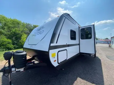 2027 Jayco Jay Feather SL photo 4