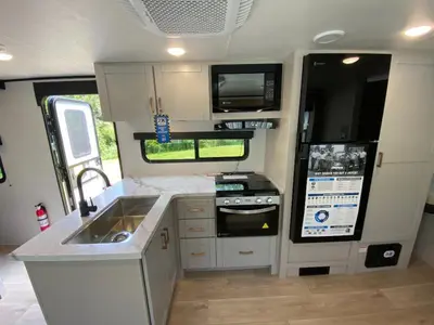 2027 Jayco Jay Feather SL photo 23