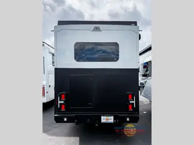 2026 Tiffin Motorhomes Open Trail photo 5