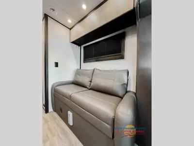 2026 Tiffin Motorhomes Open Trail photo 11