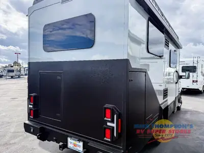 2026 Tiffin Motorhomes Open Trail photo 6