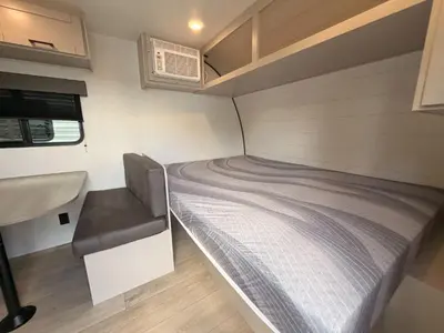 2027 Jayco Jay Flight photo 9