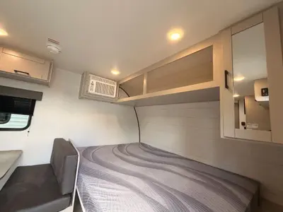 2027 Jayco Jay Flight photo 9