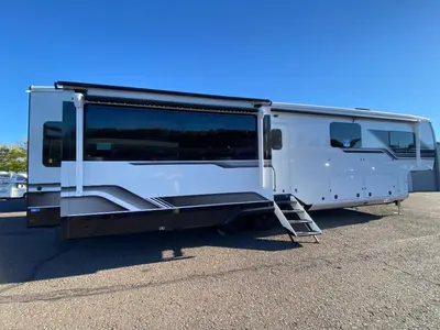 2027 Jayco North Point photo 9