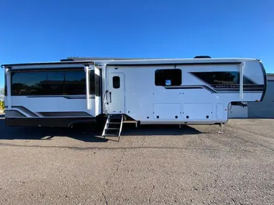 2027 Jayco North Point photo 10