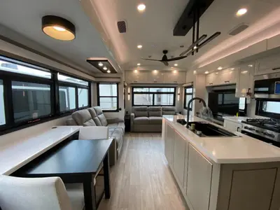 2027 Jayco Pinnacle photo 12