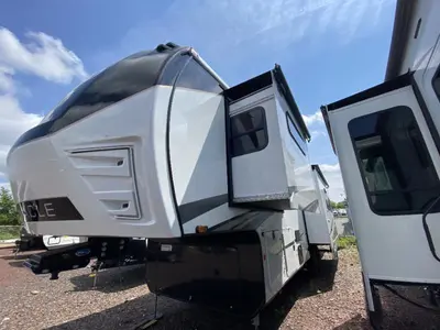 2027 Jayco Pinnacle photo 4