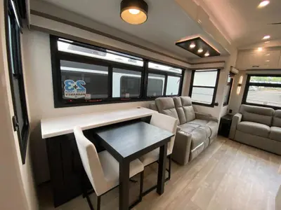 2027 Jayco Pinnacle photo 13
