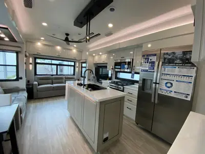 2027 Jayco Pinnacle photo 11